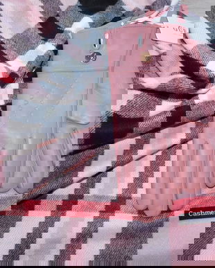 GUESS,   manusi noi ,  superbe ,   esarfa mare casmir  cadou