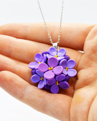 Lantisor argint flori de liliac