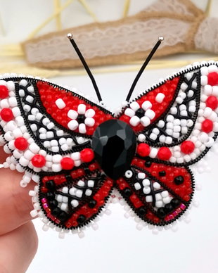 Rezervat Brosa Fluture Traditional Romanesc