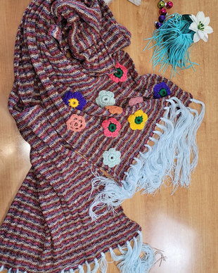 Fularul care dansează, cu flori de iarna se colorează!