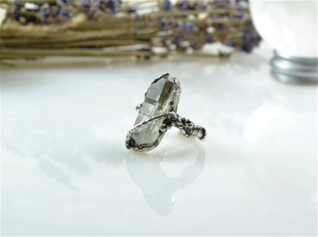Inel din argint cu cristal de stanca (cuart Hialin) - ''Soothsayer''