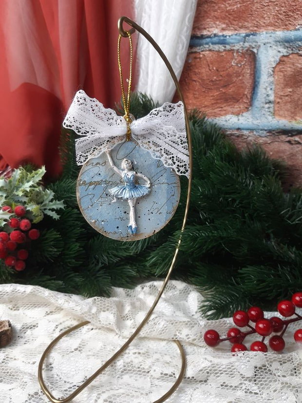 Glob/ decoratiune/ ornament pentru bradul de Craciun, cu balerina