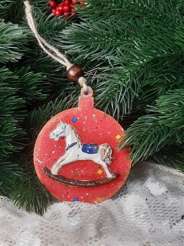 Glob/ decoratiune/ ornament pentru bradul de Craciun, cu calut