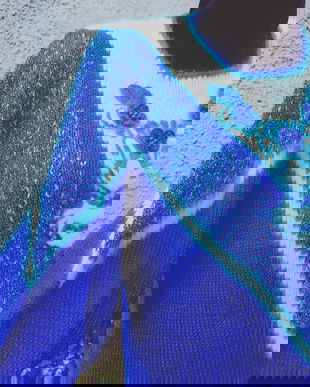 Pulover albastru și alb