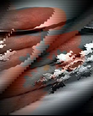 Pandantiv de autor, in forma de fulg de zapada, din argint pur, cu cubic zirconia