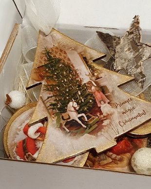 Set 5 decoratiuni personalizate din lemn, pentru pomul de Craciun