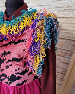 Vestă în puțin negru