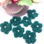 Floricele pufoase crosetate manual
