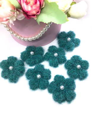 Floricele pufoase crosetate manual
