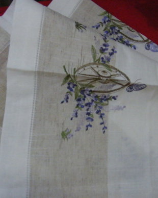 Nou-napron cu broderie lavanda