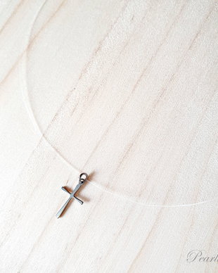 Choker fir transparent cu pandantiv cruciulita