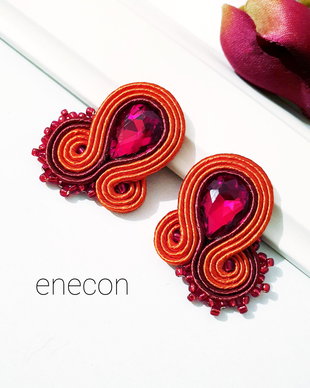 Cercei rosii pe lob, Cercei soutache cu cristale