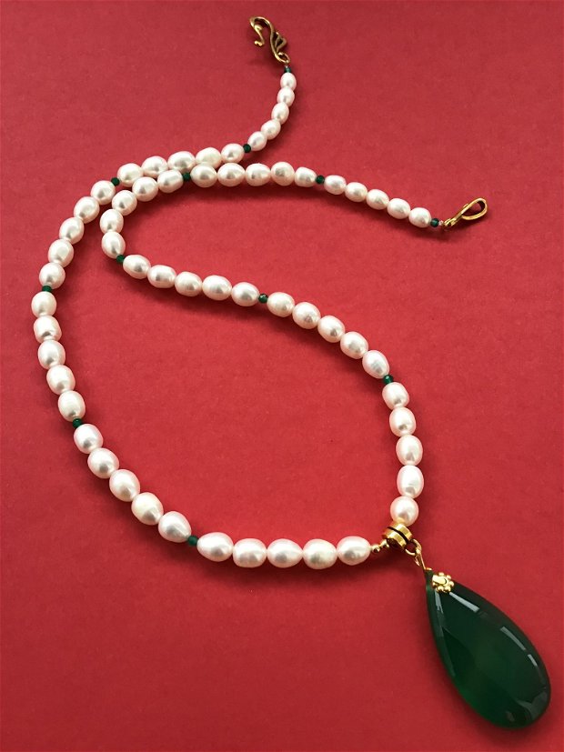 Colier perle de cultura & pandantiv agata verde