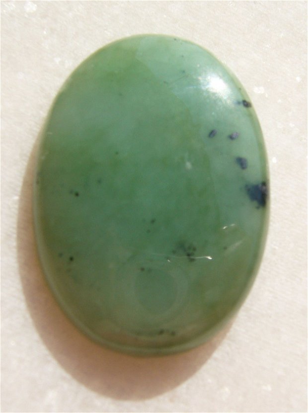 Cabochon din jad nefrit (INDIA - lucrat manual) oval mare aprox 33x23x5.3 mm