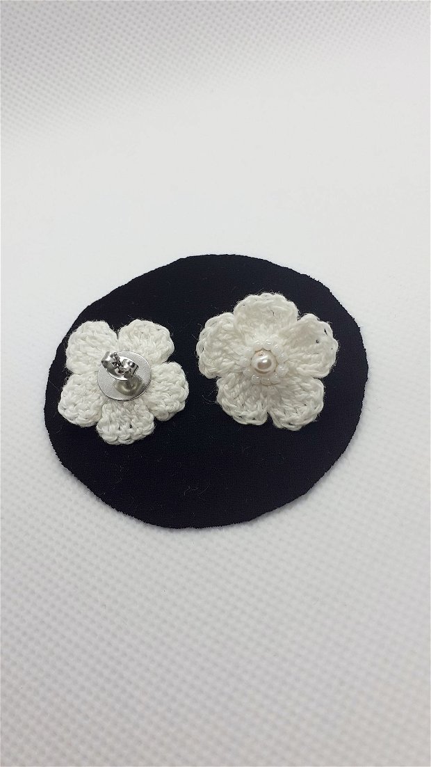 cercei handmade - flori - albi