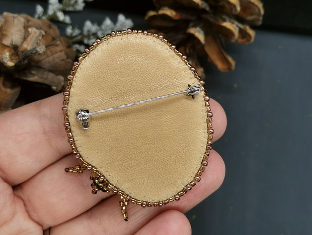 Brosa eleganta Camee sculptata in sidef