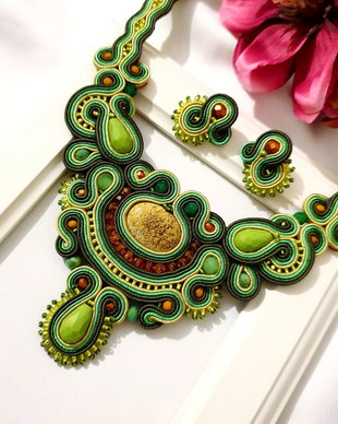 Set soutache verde,  Colier si cercei pe lob