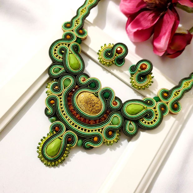 Set soutache verde,  Colier si cercei pe lob