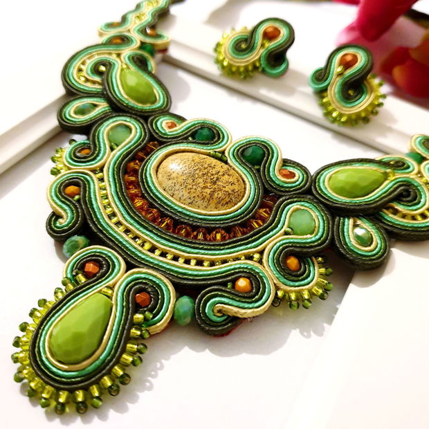 Set soutache verde,  Colier si cercei pe lob