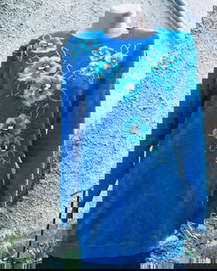 Bluza albastru turcoaz intens cu aplicatii florale