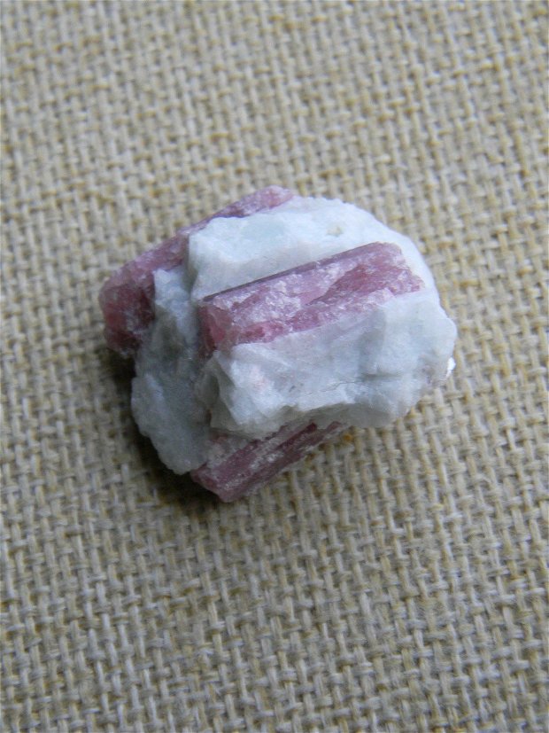 Specimen - turmalina roz (rubelit) (MN14)