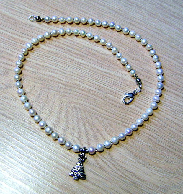 Colier din perle naturale albe cu sharm si accesorii placate cu Ag 925 Nr 17