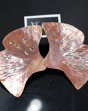 Cercei din cupru frunze ginkgo biloba cu tija din argint 925, cercei statement, cercei handmade