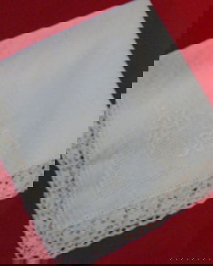 Batista cu dantela si broderie