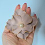 Floare din piele