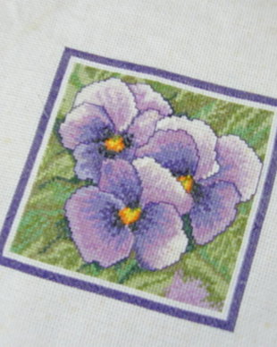 Broderie in cruciulite