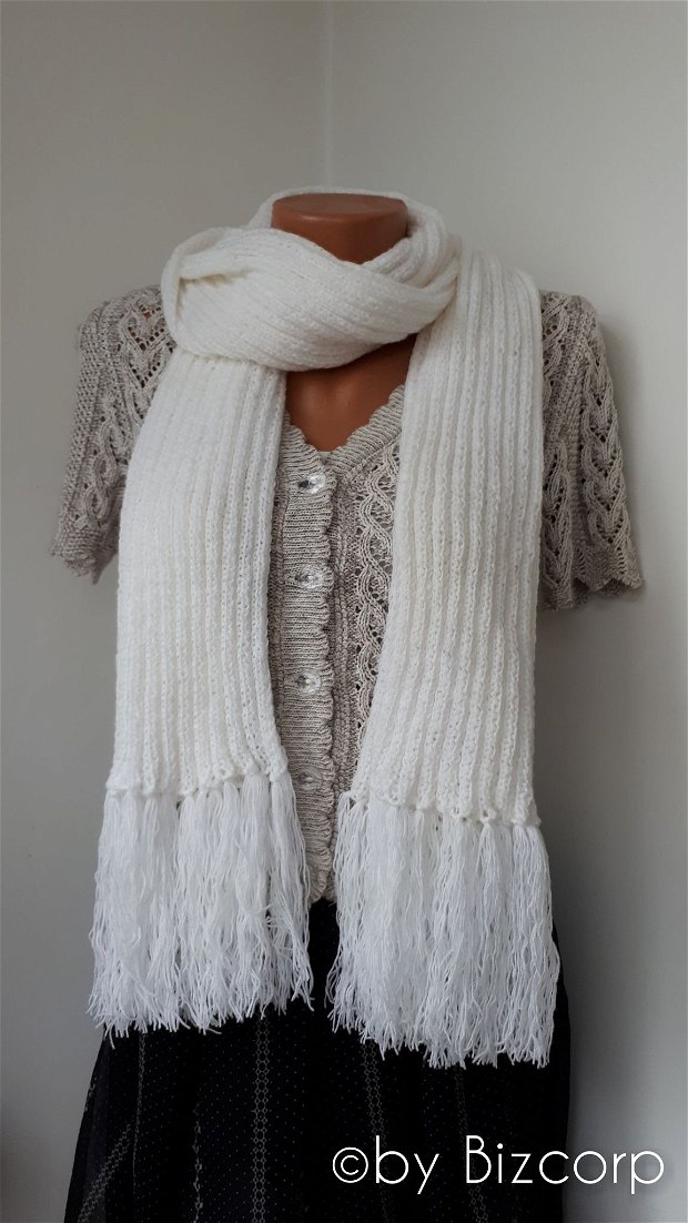 Fular tricotat alb
