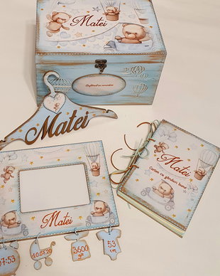 Cufar din lemn personalizat pentru pastrarea amintirilor / trusou botez, cu tema ursuleti