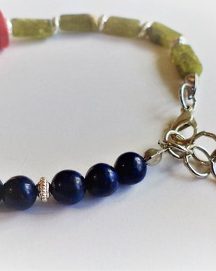 Bratara din coral,vassonit si lapis lazuli