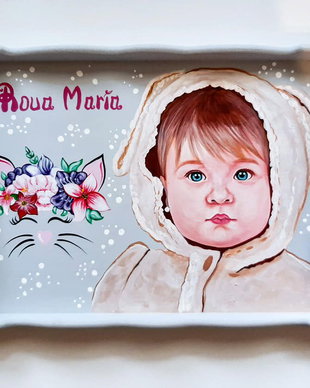 Tava mot fetite cu portret