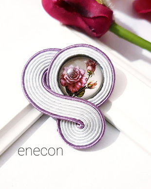 Brosa-mărțișor soutache