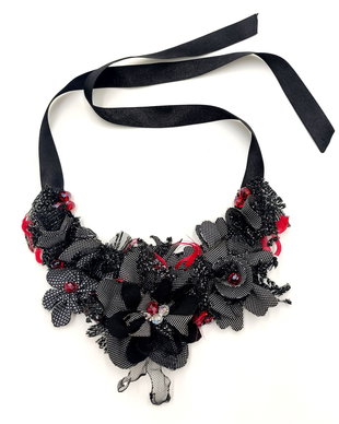 Colier negru-rosu, flori textile, 2568