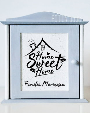 Cuier pentru chei tip dulapior, personalizat cu nume HOME SWEET HOME