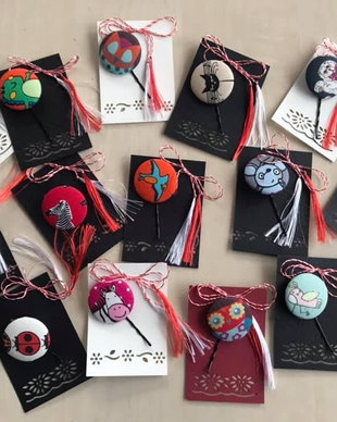 Martisor, agrafa, imprimeuri cu animale si flori