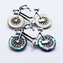 Brosa/Pandantiv BICICLETA din sidef alb sau scoica Abalone(Paua)