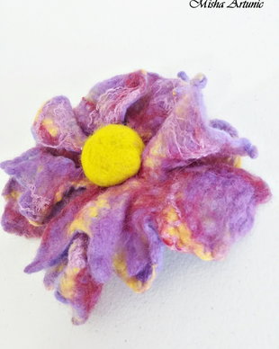 Brosa impaslita - Martisor