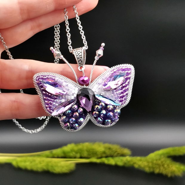 Rezervat Colier/Pandantiv Fluture - Purple Butterfly