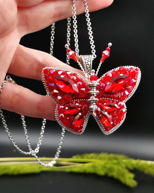 Rezervat Colier /Pandantiv Fluture - Red Butterfly