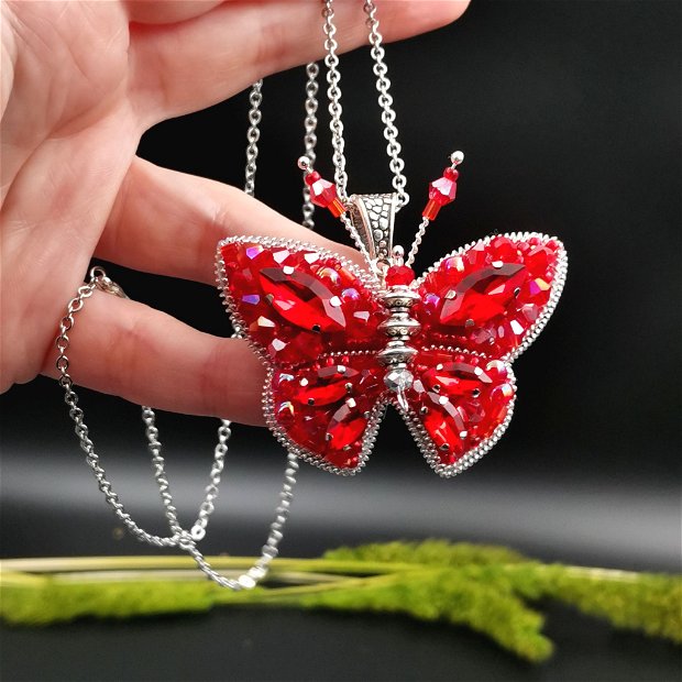 Rezervat Colier /Pandantiv Fluture - Red Butterfly
