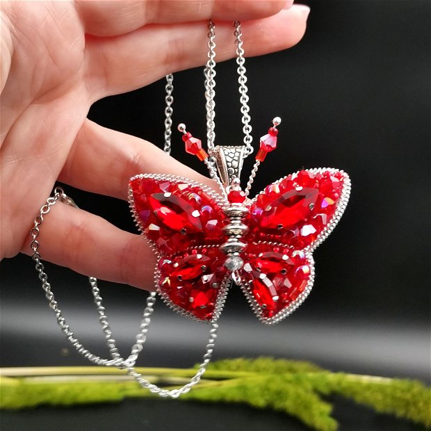 Rezervat Colier /Pandantiv Fluture - Red Butterfly