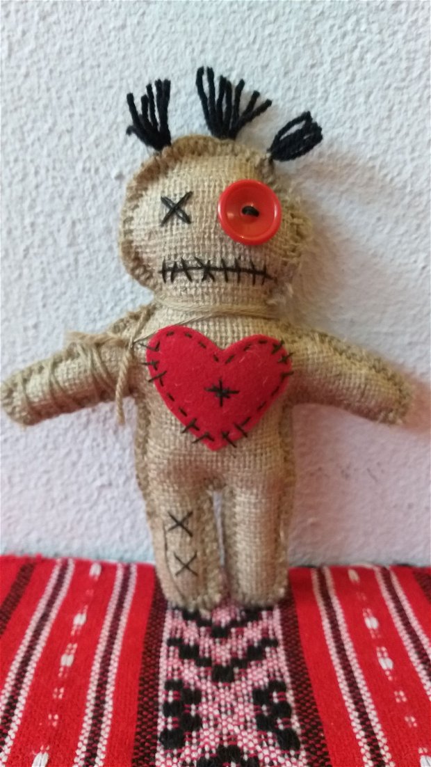 Papusa Voodoo handmade din pânzã de sac, 20 cm