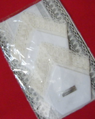 Nou set 3 batiste cu dantela