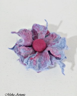 Brosa impaslita - Martisor
