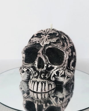 Black candle 00(c=white)