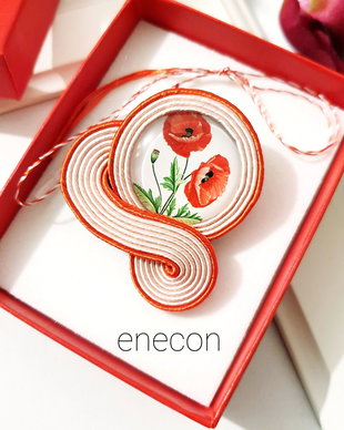 Brosa-mărțișor soutache cu maci