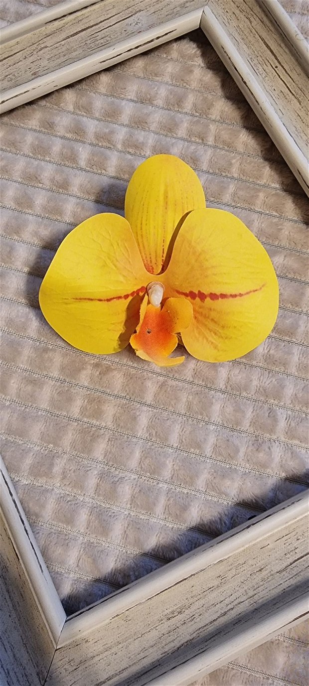 Accesoriu par orhidee